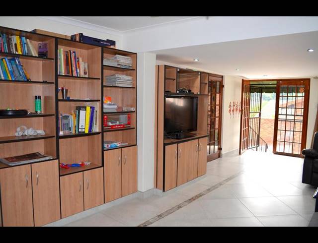 3 BEDROOM HOUSE FOR SALE IN BRYANSTON